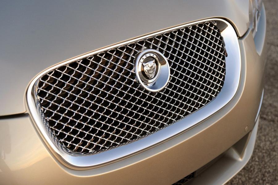  Jaguar XF Supercharged 2010 года  (фото 52 из 56)